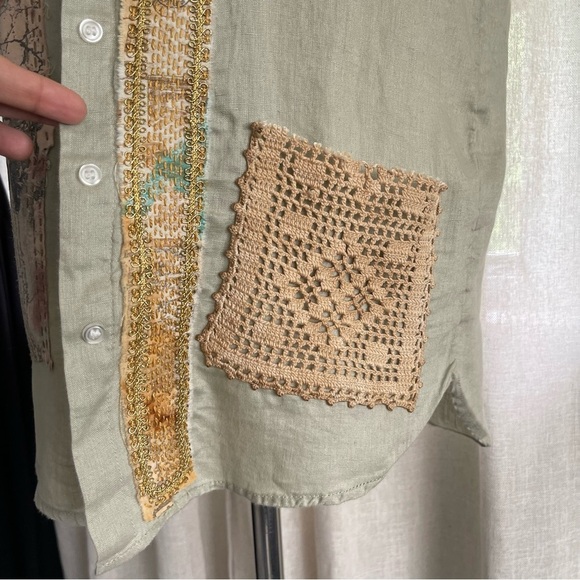 Upcycled patchwork Sage Green Linen shirt wearable art size XS One of a kind - Picture 5 of 14